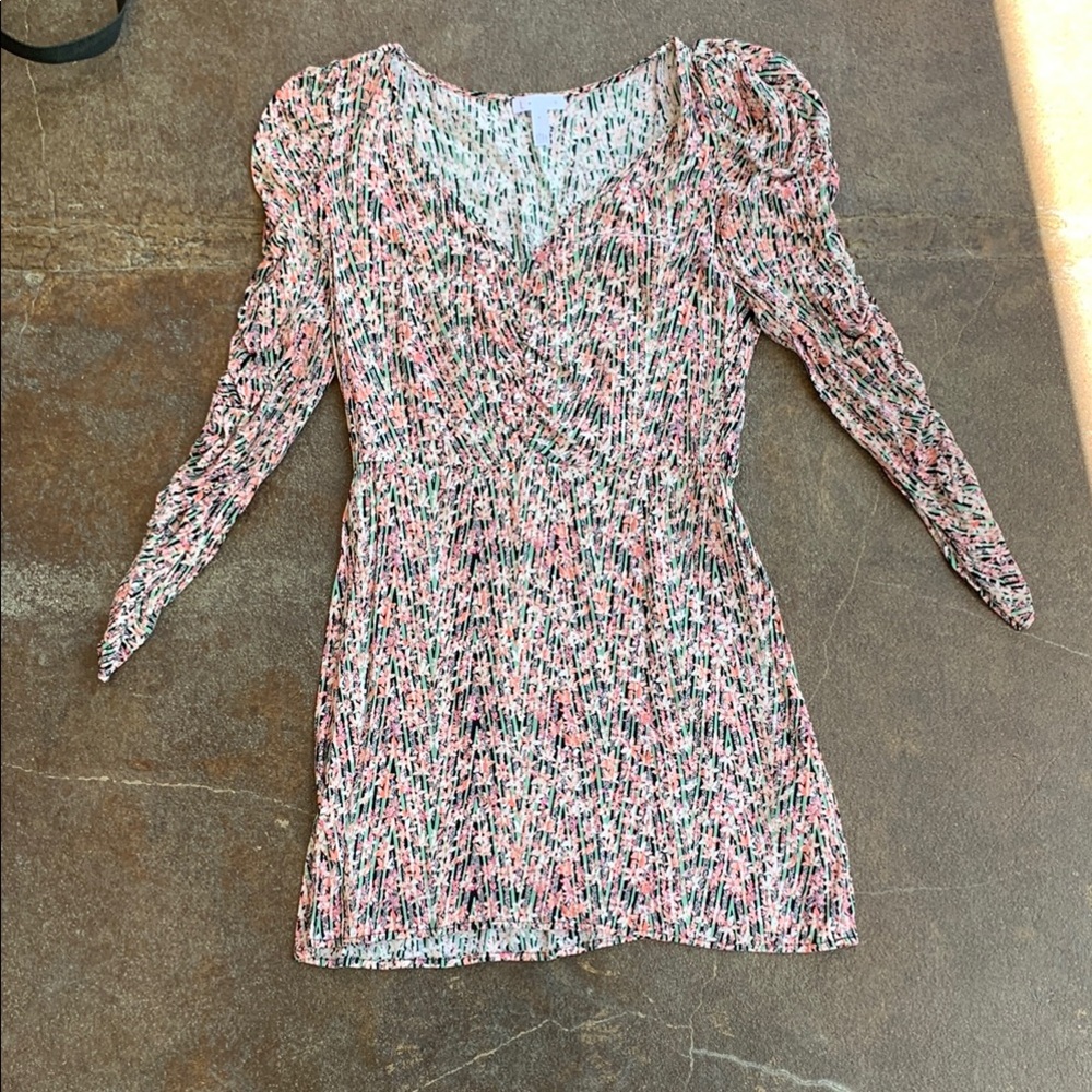 Leith Pink and Red V-Neck Puff Sleeve Dress